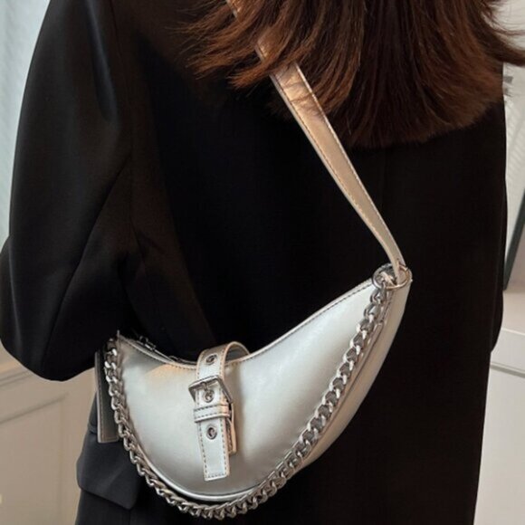 SHEIN - Silver swoosh saddlebag w. detachable wallet chain and buckle - Size OS - Picture 1 of 2